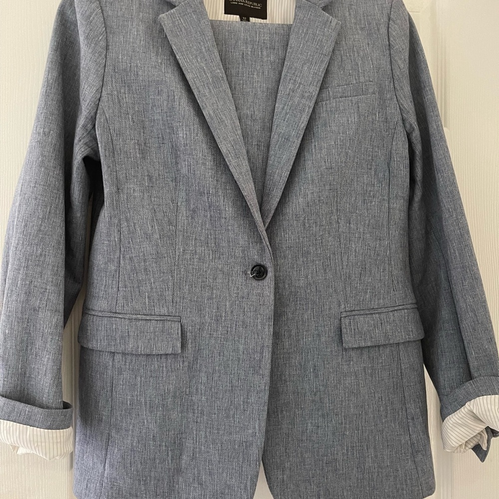 Banana Republic Women’s Blue Blazer and Pants (Suit) - Like New